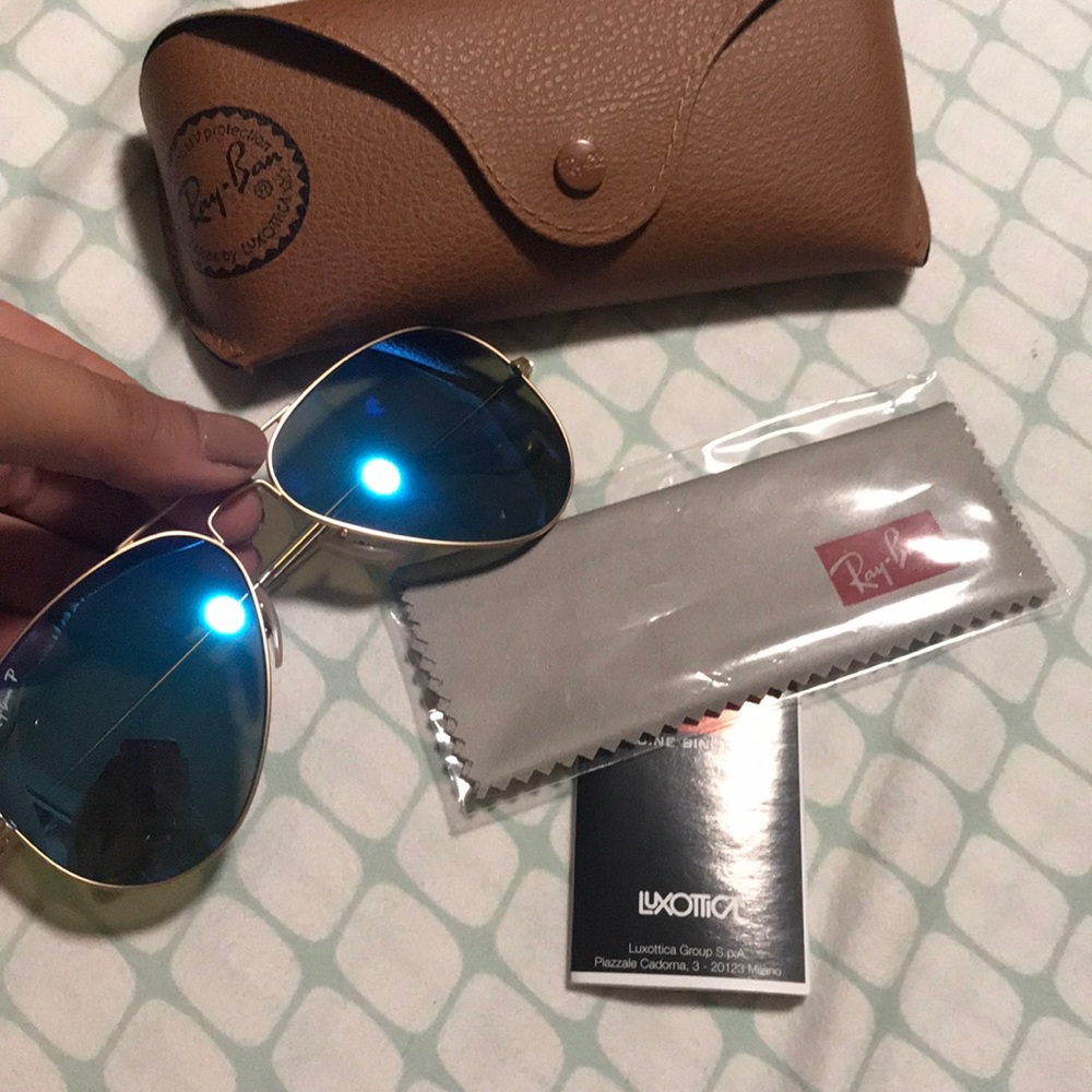 RayBan Aviators - Picture 7 of 8